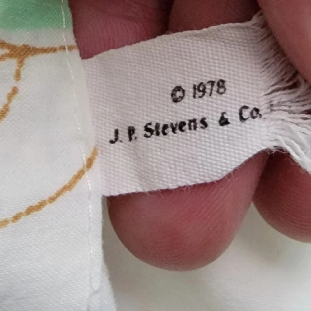 J.P. Stevens & co. Floral Bedding 2 Piece Fitted Flat Twin Size Sheet Set Vtg